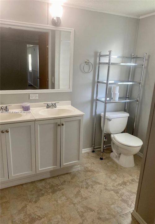 最近租的: $1,800 (2 贝兹, 2 浴室, 850 平方英尺)