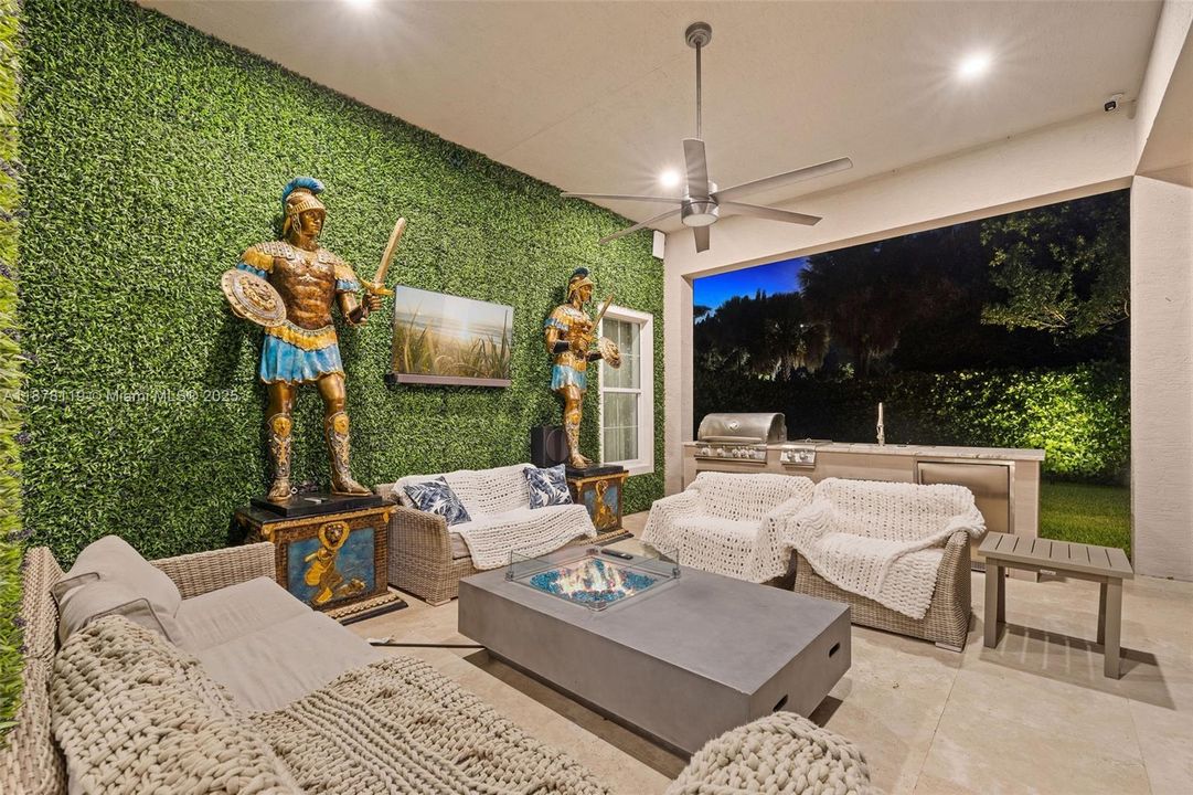 For Sale: $2,795,000 (4 beds, 3 baths, 4742 Square Feet)