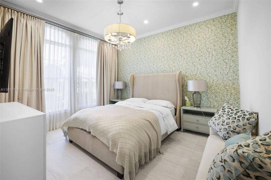 For Sale: $2,795,000 (4 beds, 3 baths, 4742 Square Feet)