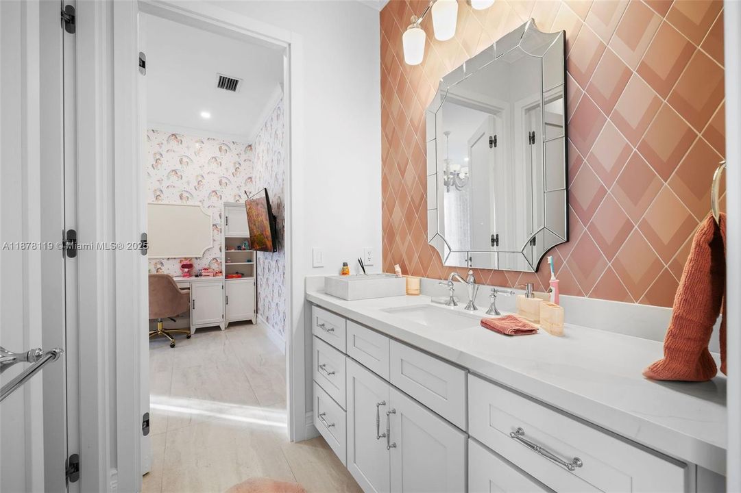 For Sale: $2,795,000 (4 beds, 3 baths, 4742 Square Feet)