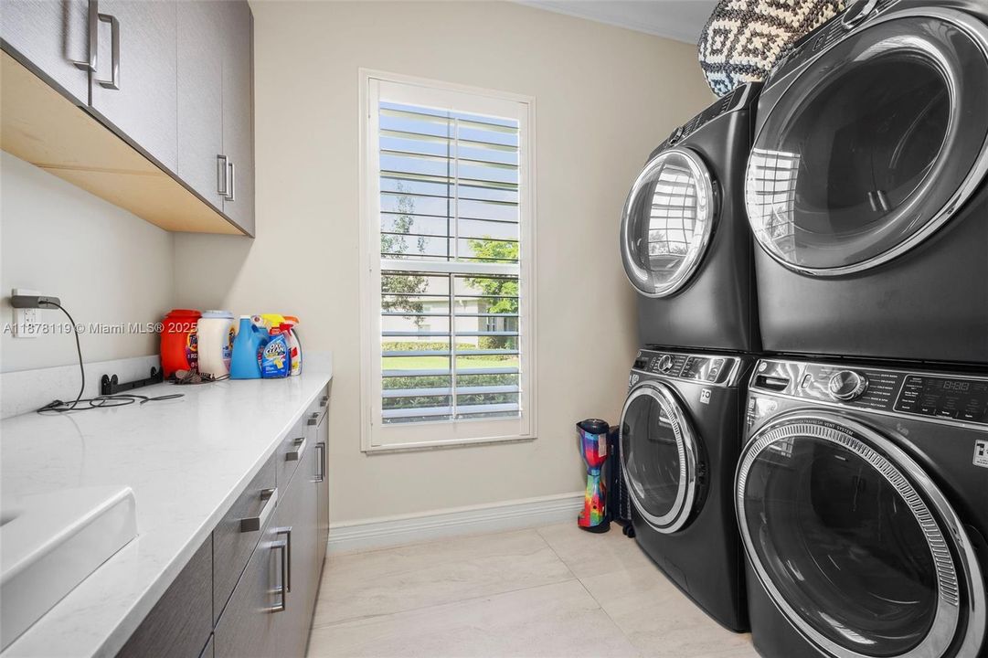 For Sale: $2,795,000 (4 beds, 3 baths, 4742 Square Feet)