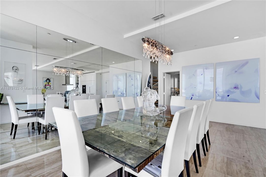 En Venta: $3,649,000 (3 camas, 3 baños, 2165 Pies cuadrados)