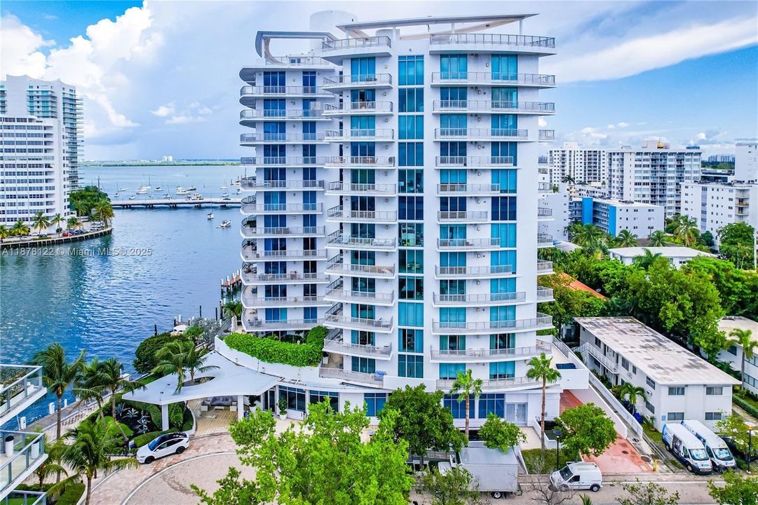 En Venta: $3,649,000 (3 camas, 3 baños, 2165 Pies cuadrados)