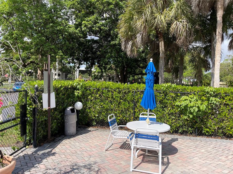 For Sale: $349,900 (2 beds, 2 baths, 1235 Square Feet)