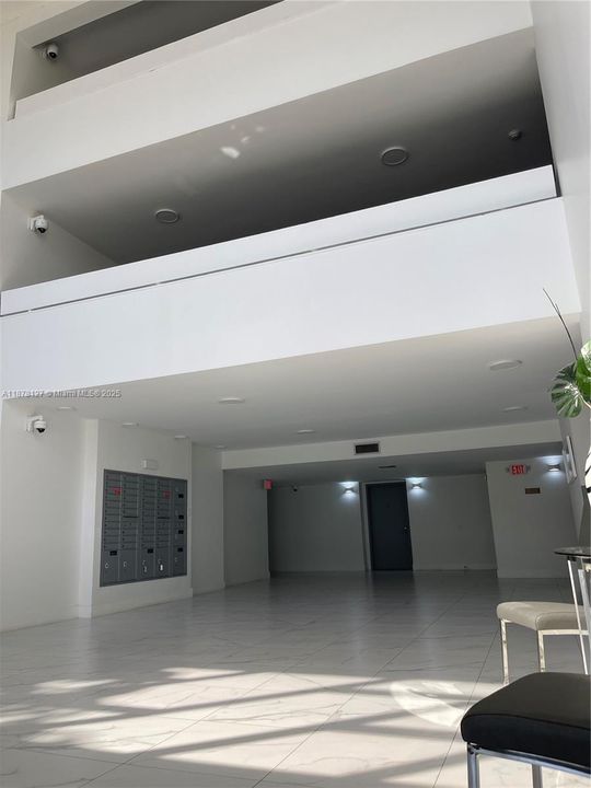 For Sale: $349,900 (2 beds, 2 baths, 1235 Square Feet)