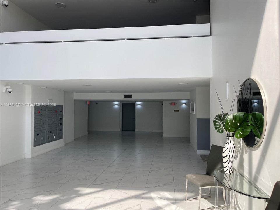 For Sale: $349,900 (2 beds, 2 baths, 1235 Square Feet)