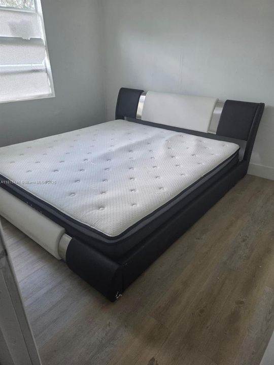 For Sale: $4,200 (4 beds, 2 baths, 1208 Square Feet)