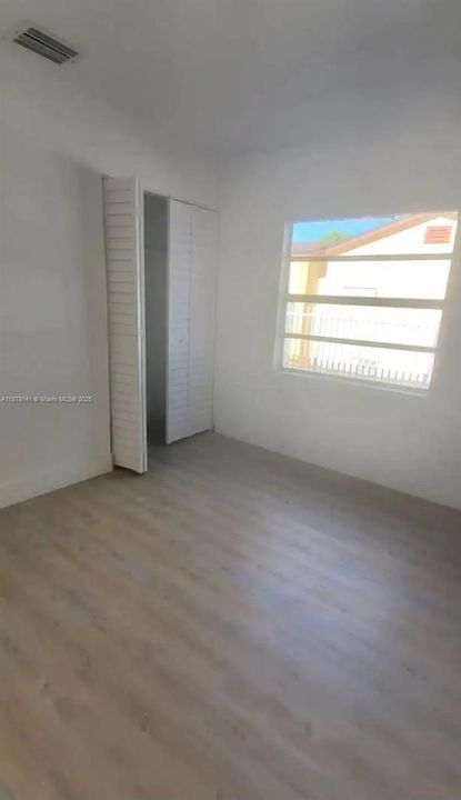 For Sale: $4,200 (4 beds, 2 baths, 1208 Square Feet)