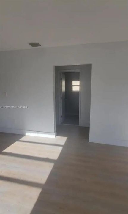 For Sale: $4,200 (4 beds, 2 baths, 1208 Square Feet)