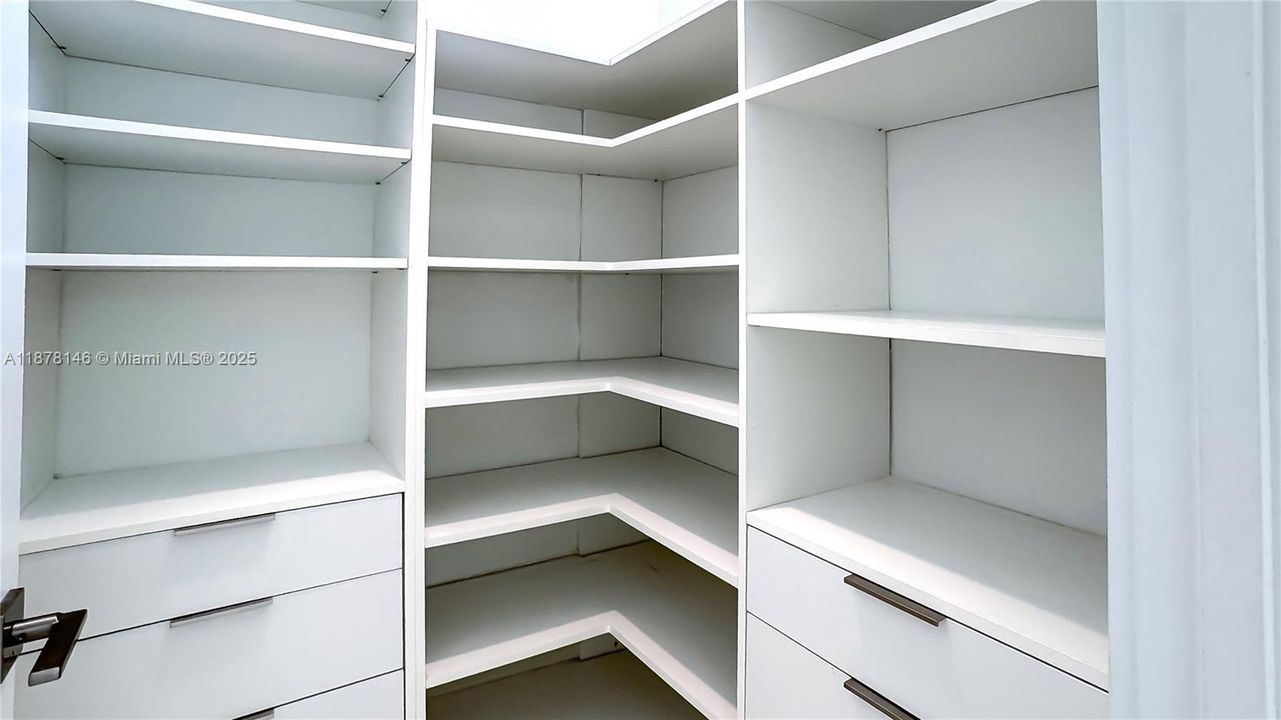 CLOSET MASTER BATHROOM