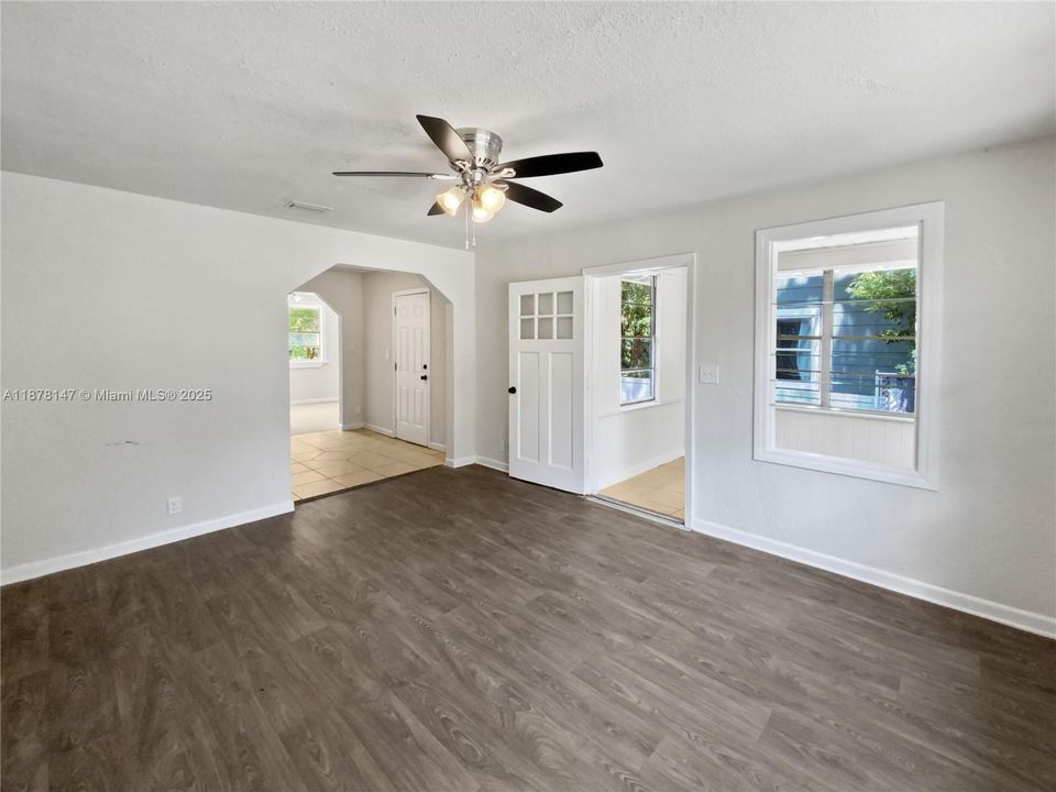 待售: $143,000 (2 贝兹, 1 浴室, 0 平方英尺)