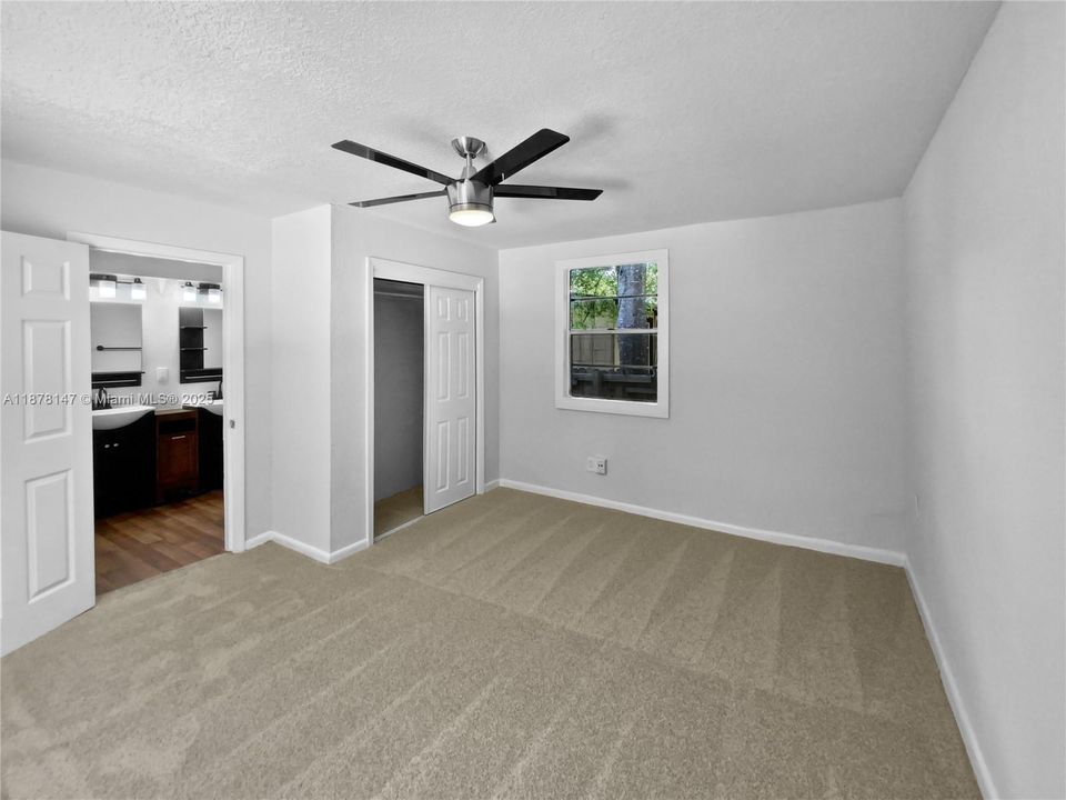 待售: $143,000 (2 贝兹, 1 浴室, 0 平方英尺)