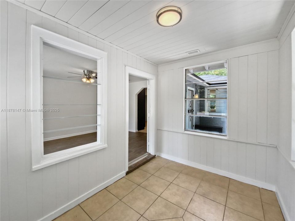 待售: $143,000 (2 贝兹, 1 浴室, 0 平方英尺)