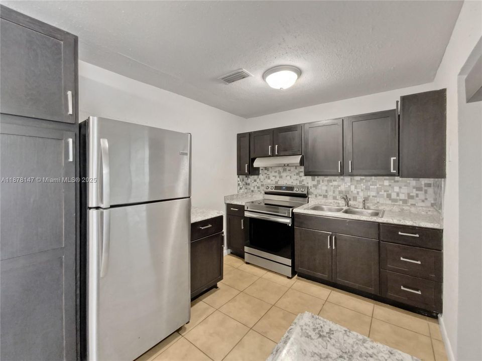 待售: $143,000 (2 贝兹, 1 浴室, 0 平方英尺)