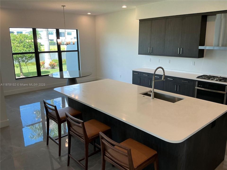 На продажу: $2,780,000 (5 спален, 6 ванн, 5393 Квадратных фут)