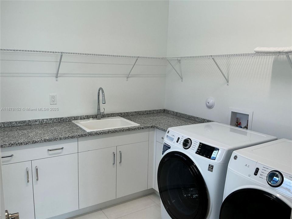 На продажу: $2,780,000 (5 спален, 6 ванн, 5393 Квадратных фут)