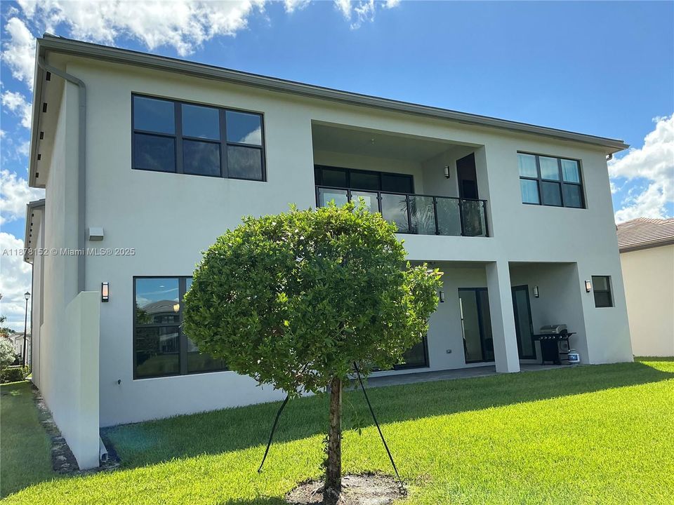 На продажу: $2,780,000 (5 спален, 6 ванн, 5393 Квадратных фут)