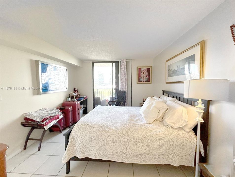 На продажу: $490,000 (2 спален, 2 ванн, 950 Квадратных фут)