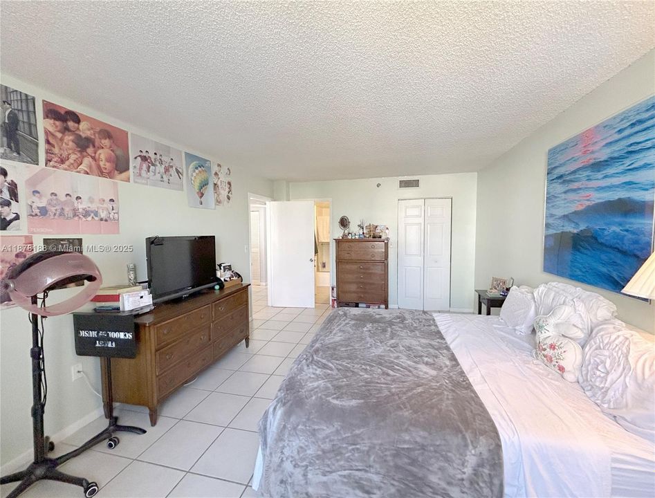 На продажу: $490,000 (2 спален, 2 ванн, 950 Квадратных фут)