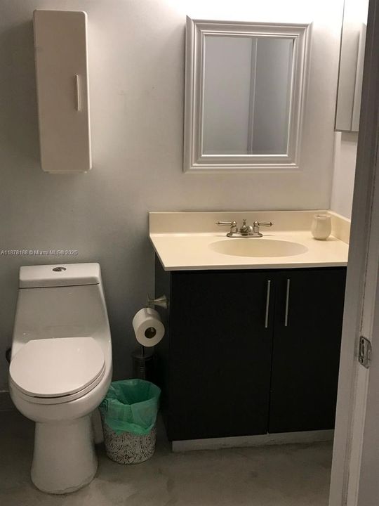 На продажу: $490,000 (2 спален, 2 ванн, 950 Квадратных фут)