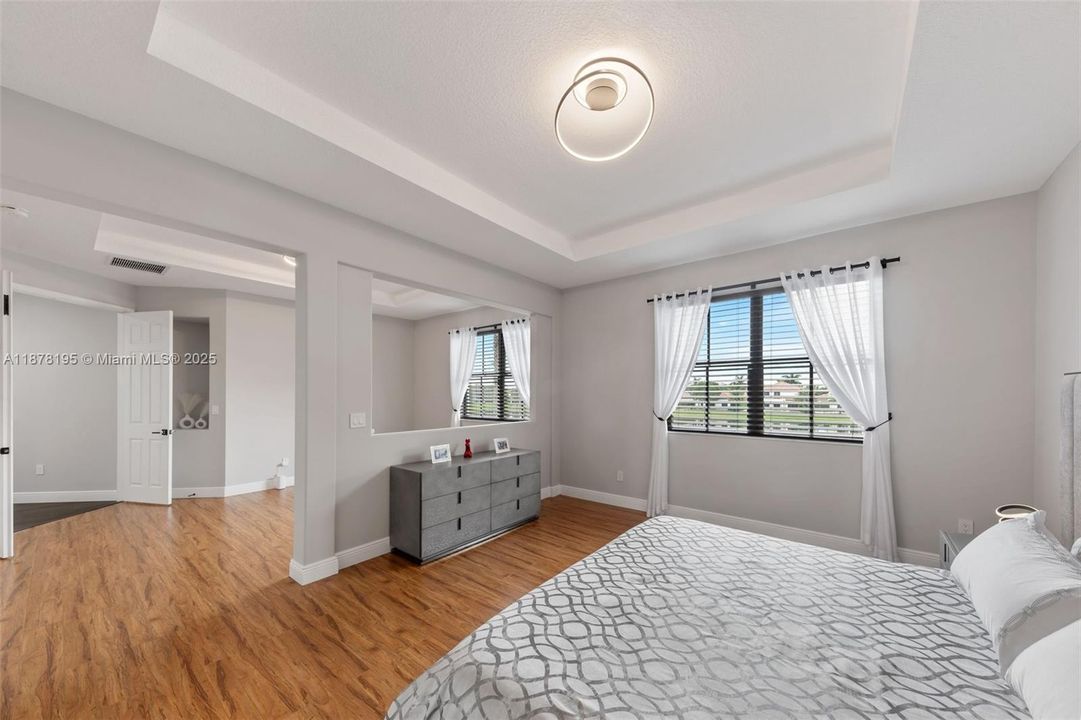 待售: $1,950,000 (5 贝兹, 5 浴室, 4110 平方英尺)