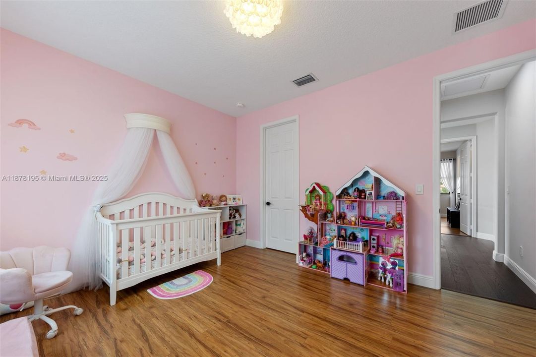 待售: $1,950,000 (5 贝兹, 5 浴室, 4110 平方英尺)