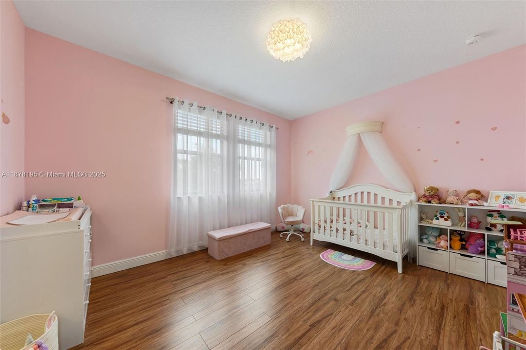 待售: $1,950,000 (5 贝兹, 5 浴室, 4110 平方英尺)