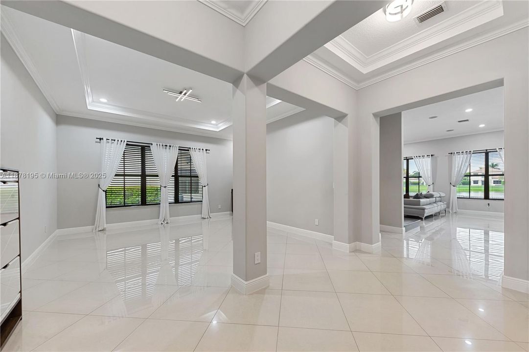 待售: $1,950,000 (5 贝兹, 5 浴室, 4110 平方英尺)