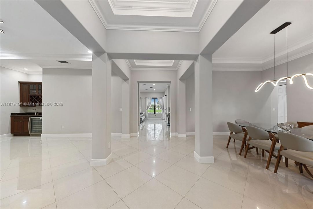 待售: $1,950,000 (5 贝兹, 5 浴室, 4110 平方英尺)