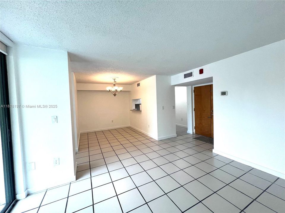 Recently Sold: $234,900 (2 beds, 2 baths, 898 Square Feet)