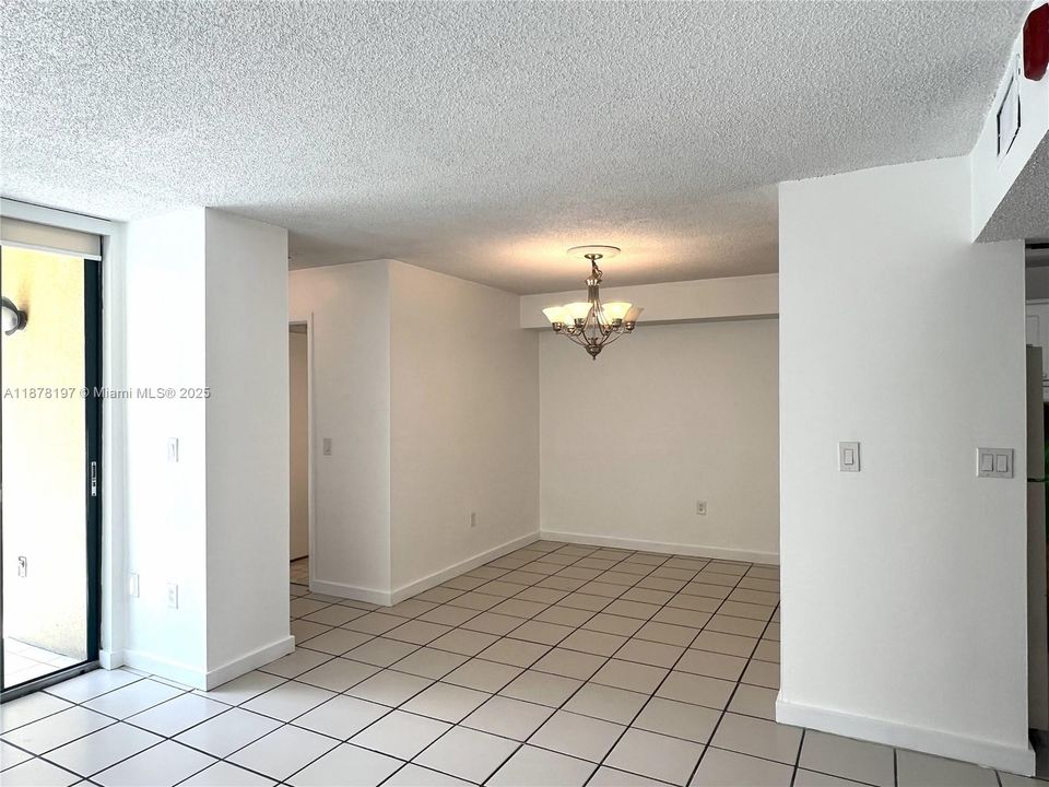 Recently Sold: $234,900 (2 beds, 2 baths, 898 Square Feet)