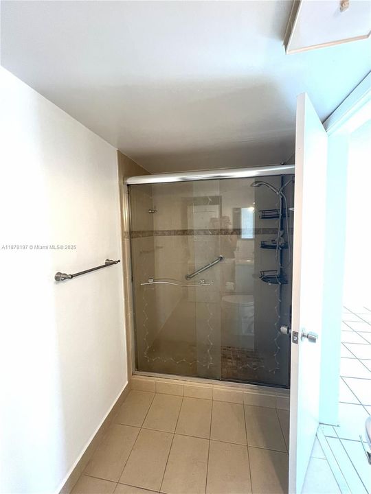 Recently Sold: $234,900 (2 beds, 2 baths, 898 Square Feet)