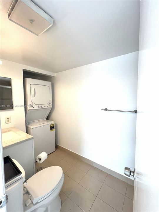 Recently Sold: $234,900 (2 beds, 2 baths, 898 Square Feet)