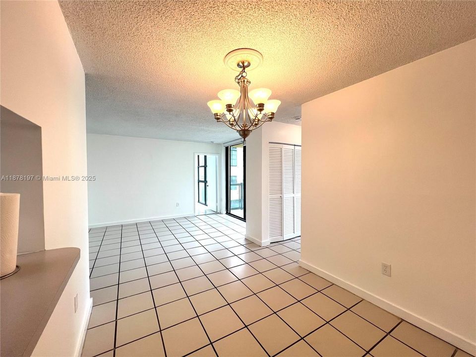 Recently Sold: $234,900 (2 beds, 2 baths, 898 Square Feet)