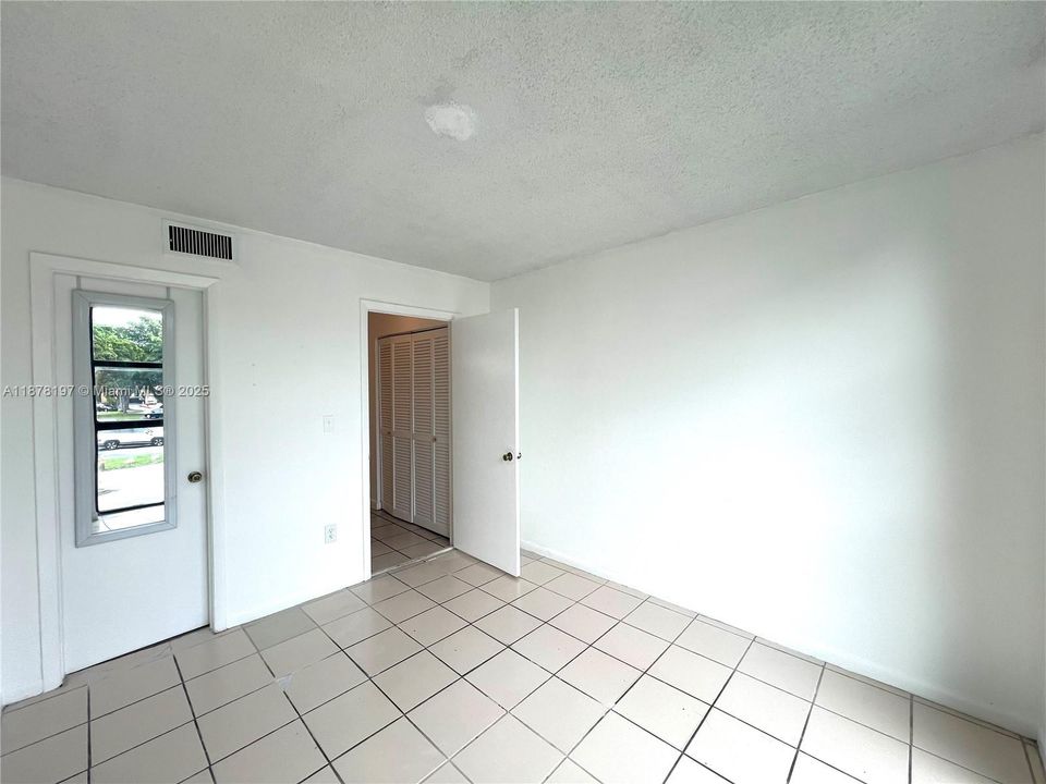 Recently Sold: $234,900 (2 beds, 2 baths, 898 Square Feet)