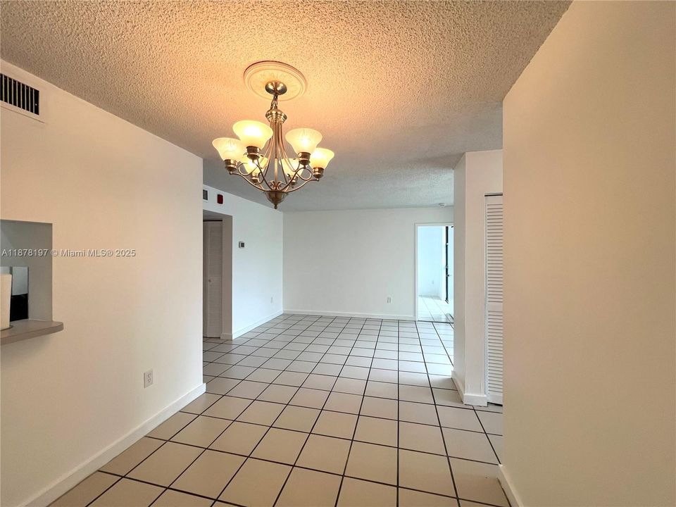 Recently Sold: $234,900 (2 beds, 2 baths, 898 Square Feet)