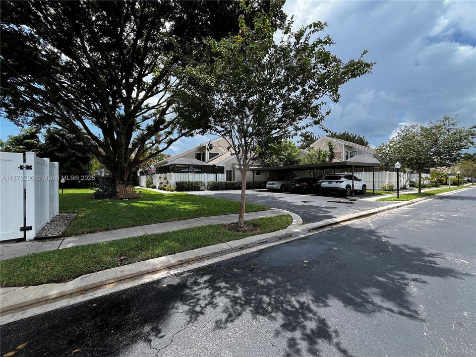 En Venta: $399,000 (3 camas, 3 baños, 1820 Pies cuadrados)