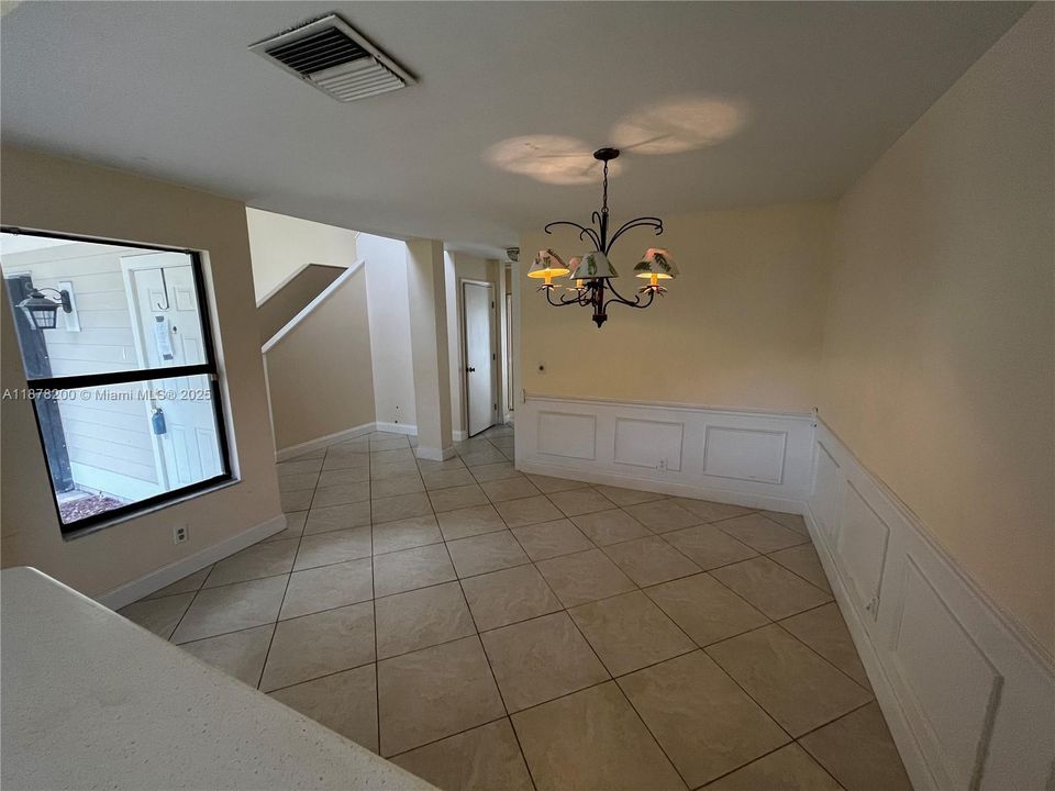 En Venta: $399,000 (3 camas, 3 baños, 1820 Pies cuadrados)