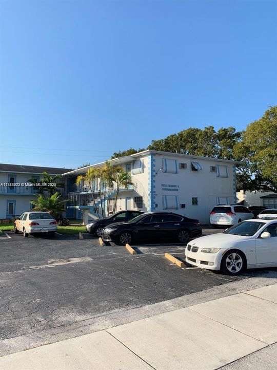 For Sale: $144,500 (1 beds, 1 baths, 620 Square Feet)