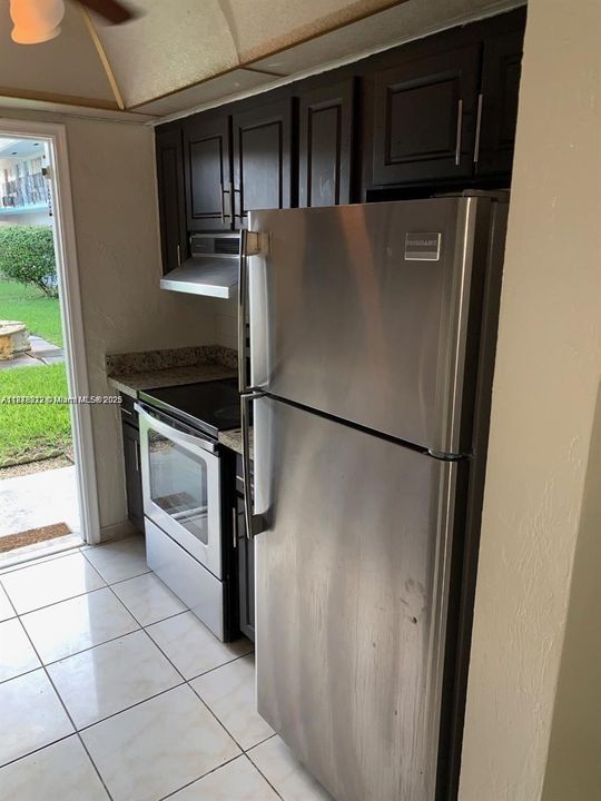 For Sale: $144,500 (1 beds, 1 baths, 620 Square Feet)