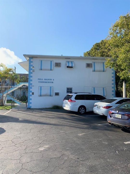 For Sale: $144,500 (1 beds, 1 baths, 620 Square Feet)