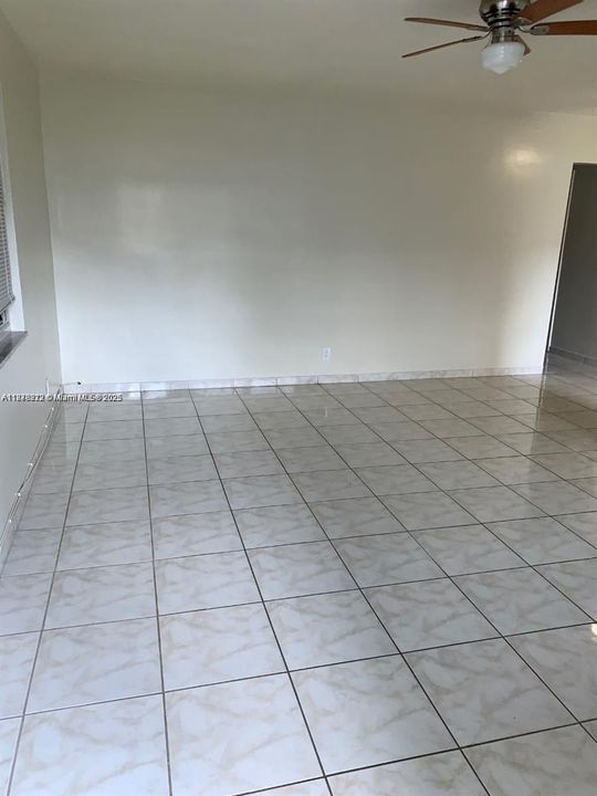 For Sale: $144,500 (1 beds, 1 baths, 620 Square Feet)