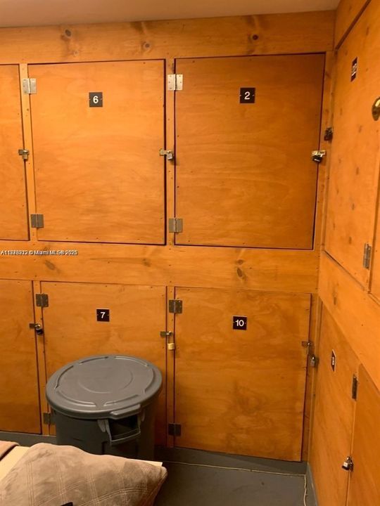 For Sale: $144,500 (1 beds, 1 baths, 620 Square Feet)