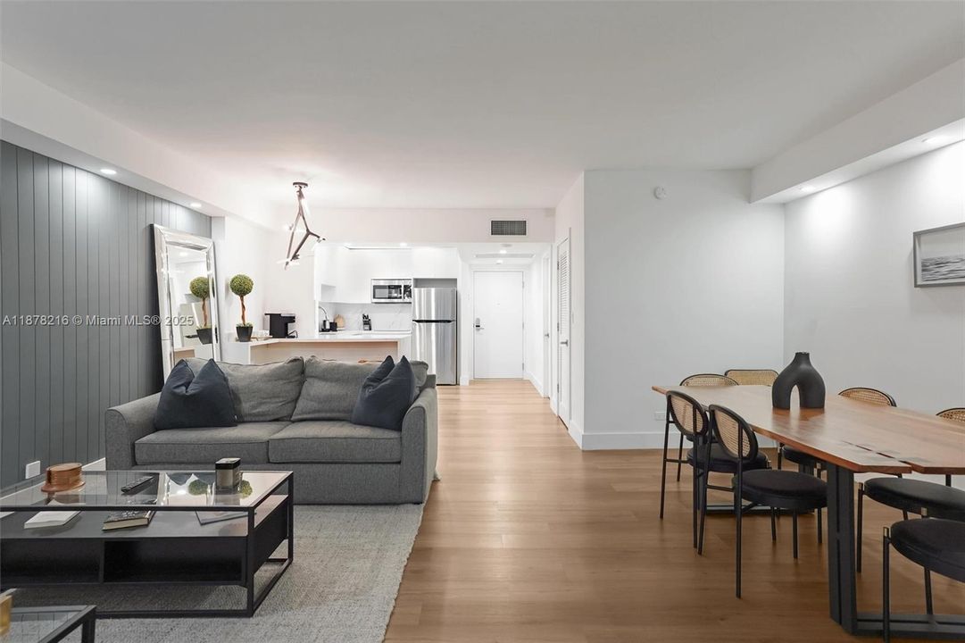 Active With Contract: $750,000 (1 beds, 1 baths, 760 Square Feet)