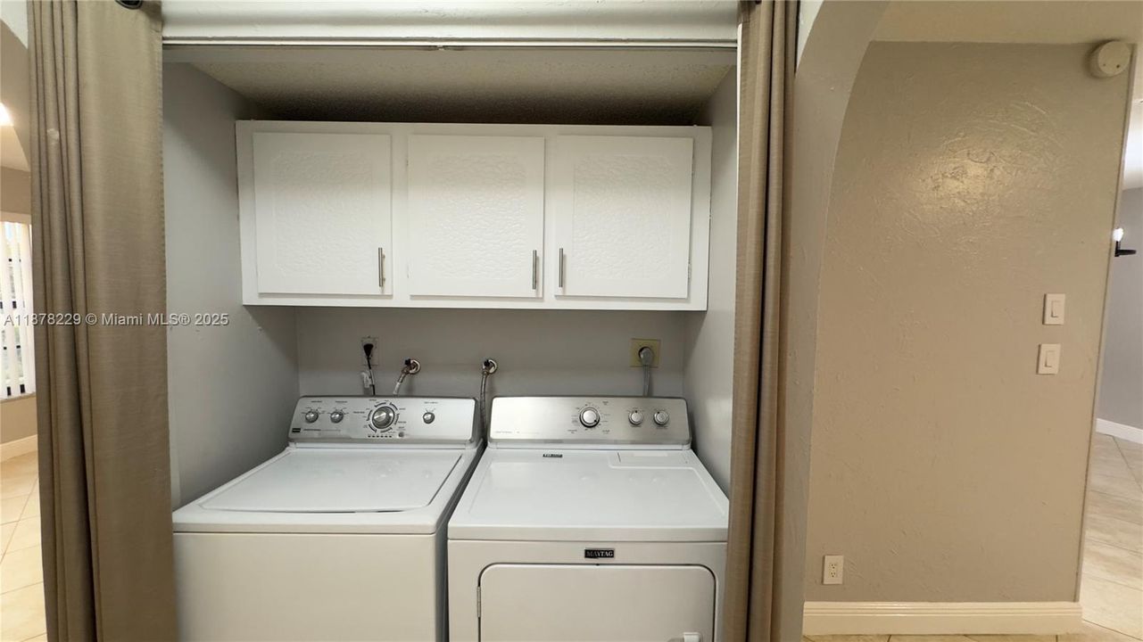 Active With Contract: $250,000 (3 beds, 2 baths, 1535 Square Feet)