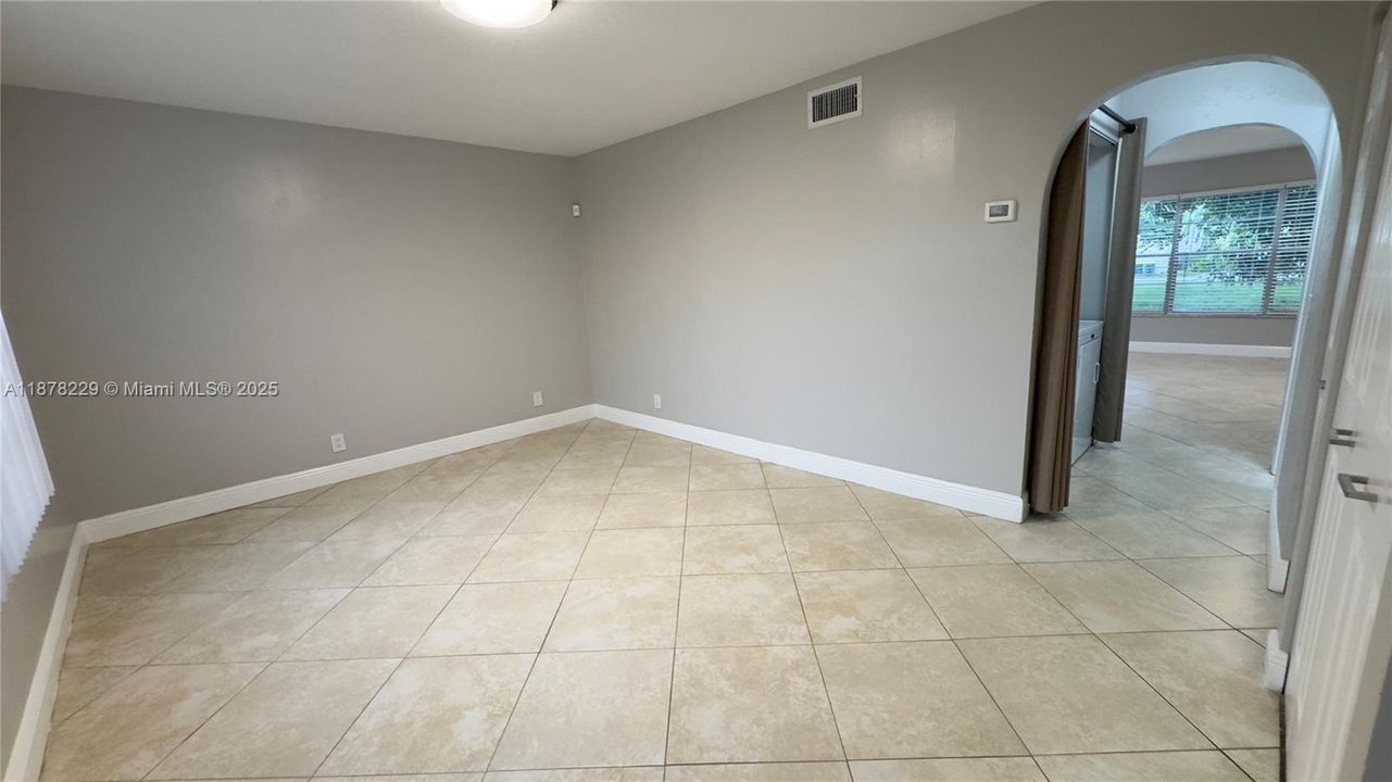 Active With Contract: $250,000 (3 beds, 2 baths, 1535 Square Feet)