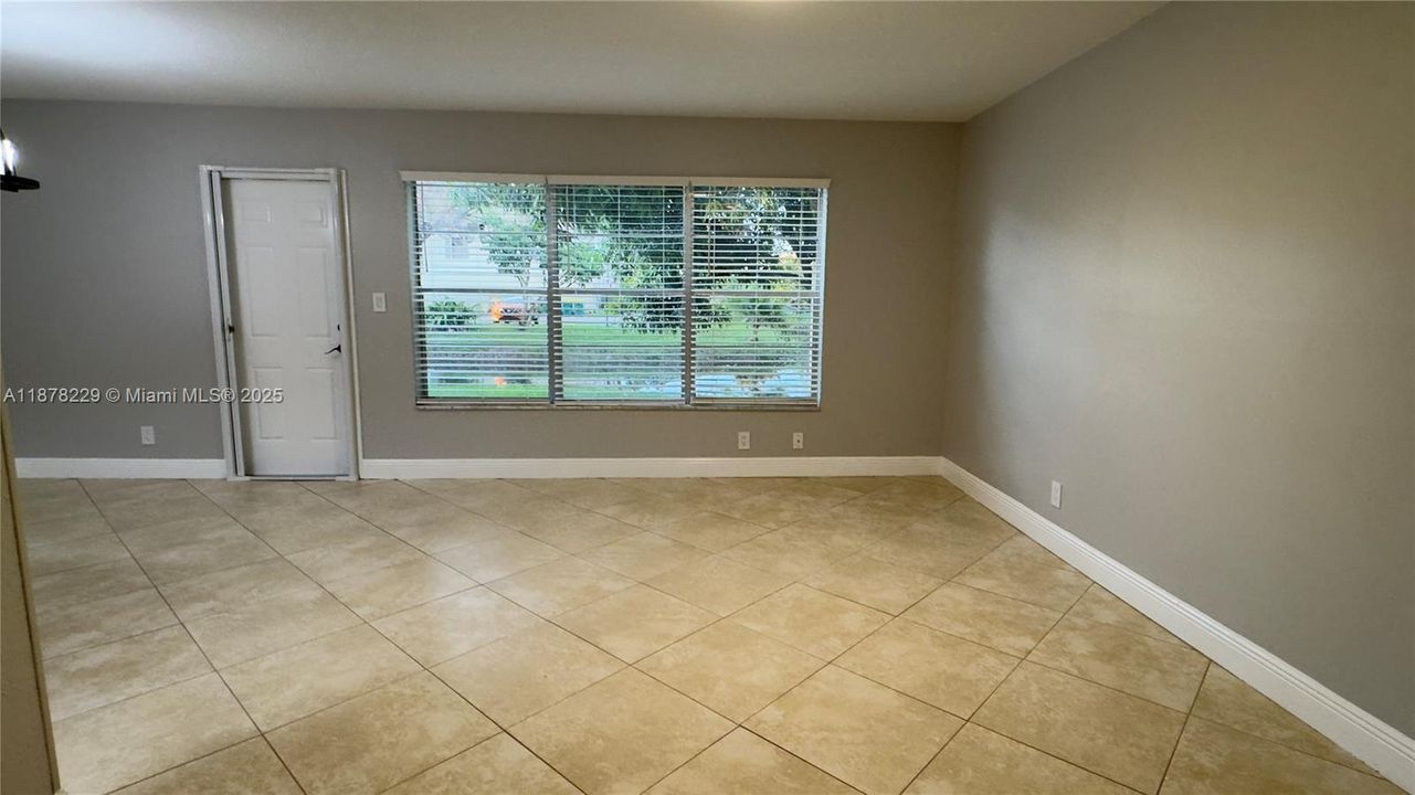 Active With Contract: $250,000 (3 beds, 2 baths, 1535 Square Feet)