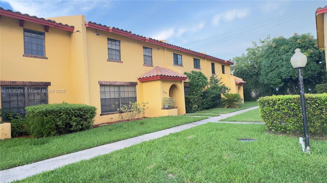 Active With Contract: $250,000 (3 beds, 2 baths, 1535 Square Feet)