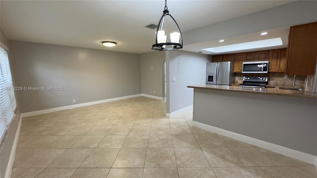 Family, dining and Kitchen