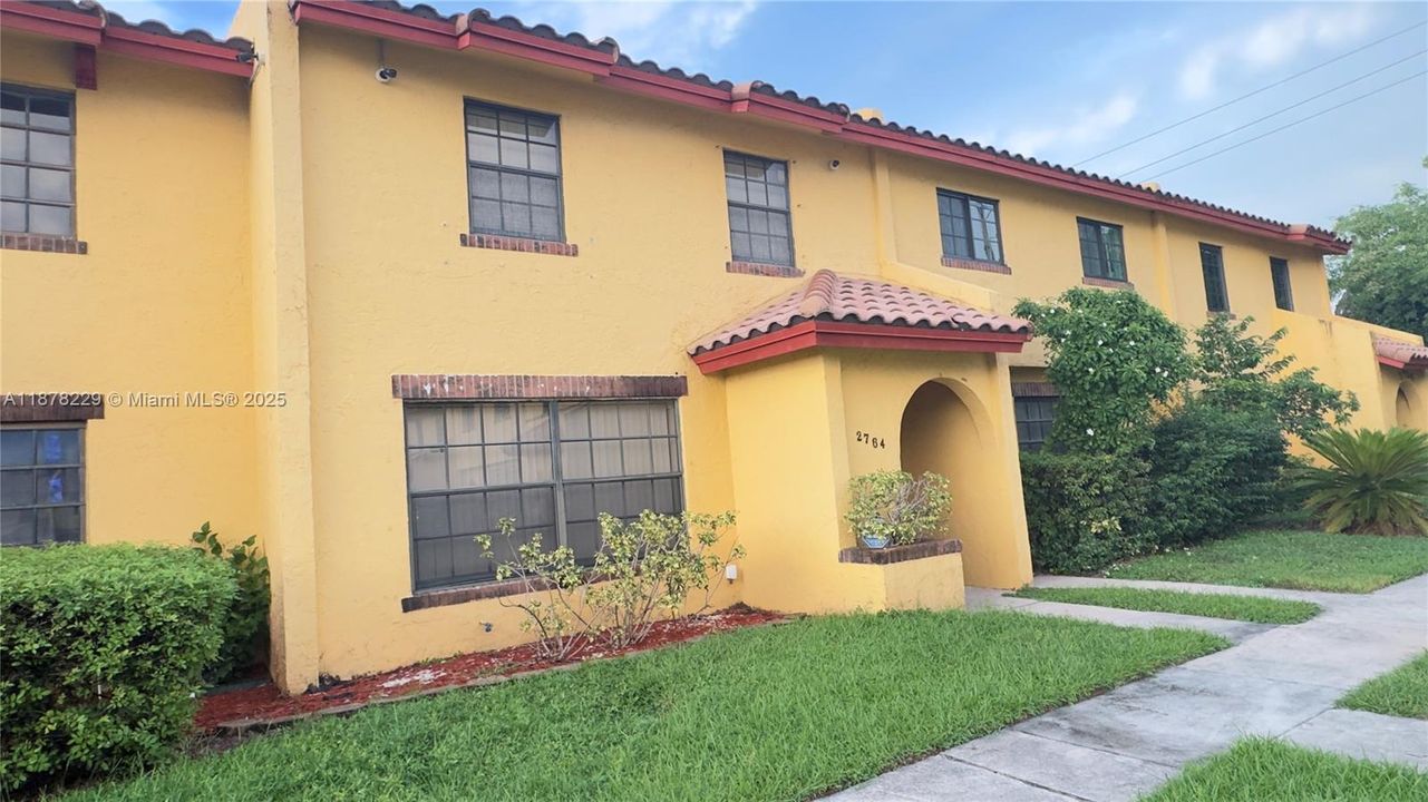 Active With Contract: $250,000 (3 beds, 2 baths, 1535 Square Feet)